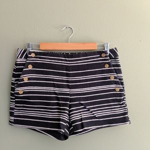 Sailor shorts with cute buttons